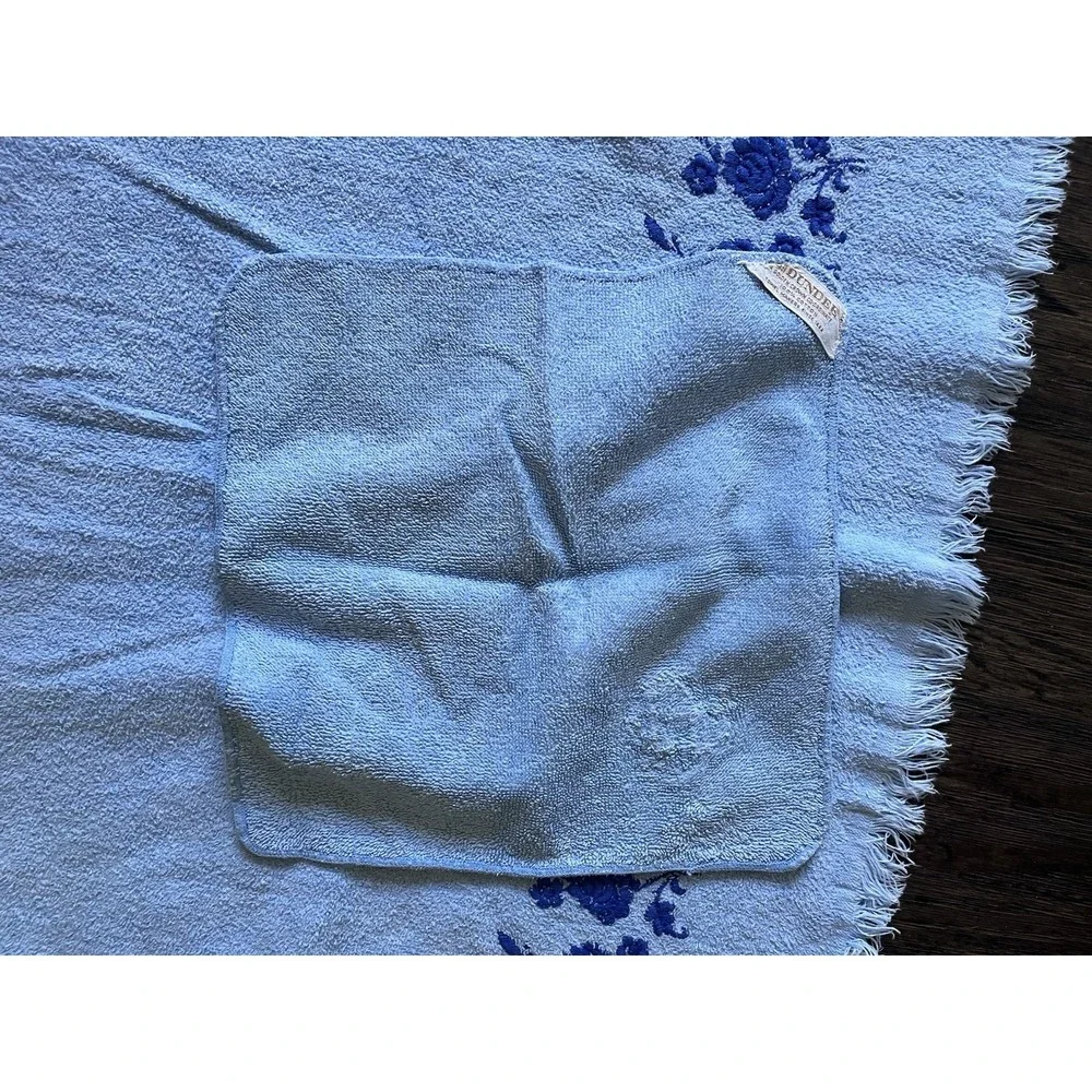 Dundee vintage towels